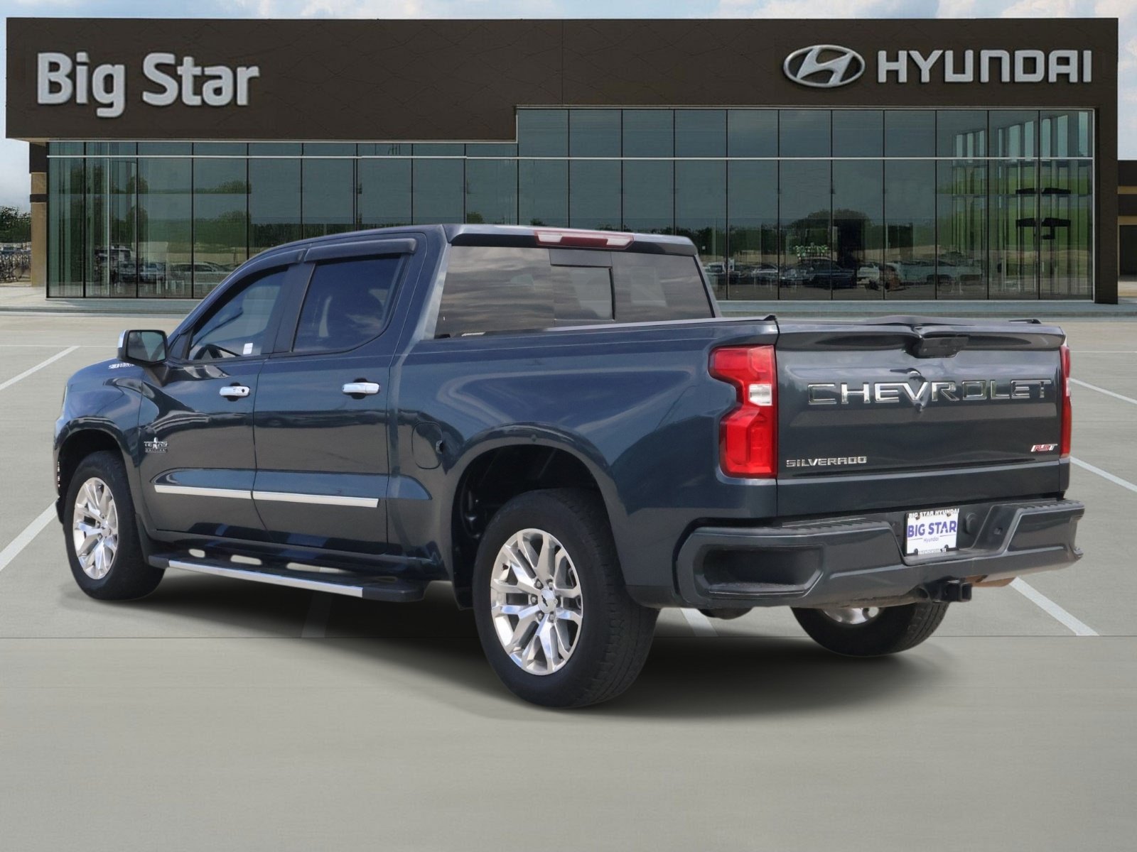 Used 2020 Chevrolet Silverado 1500 RST w/ Texas Edition RWD image 3