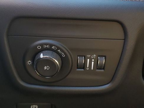 New 2025 Jeep Grand Cherokee L Summit image 36