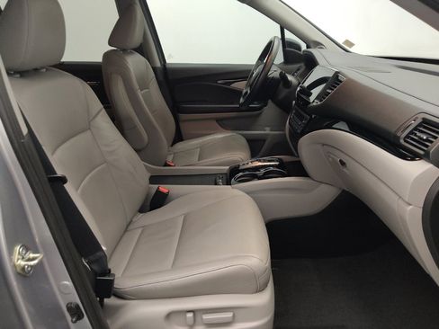 Used 2019 Honda Pilot Touring image 21