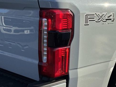 New 2026 Ford F250 Lariat w/ Black Appearance Package image 9