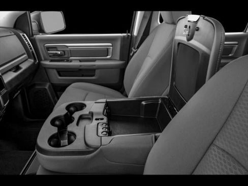 Used 2019 RAM 1500 Big Horn AWD/4WD image 32