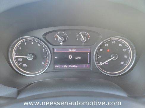 Used 2023 Buick Enclave Essence image 22