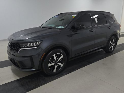 Used 2022 Kia Sorento S FWD image 3