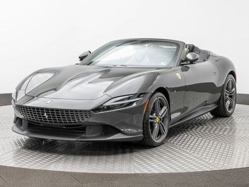 Certified 2025 Ferrari Roma Spider RWD image 1