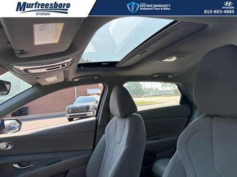 Used 2021 Hyundai Elantra SEL w/ Convenience + Premium Package FWD image 6