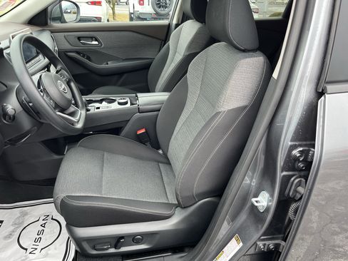 Used 2022 Nissan Rogue SV image 13