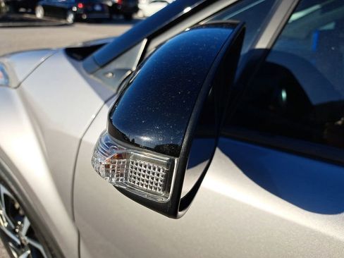 Used 2020 Toyota C-HR LE image 3