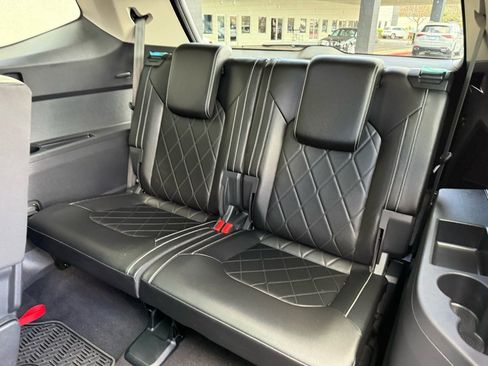 Used 2024 Volkswagen Atlas SEL Premium R-Line image 16