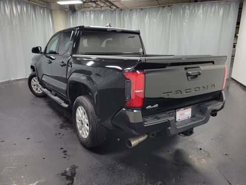 Used 2025 Toyota Tacoma SR5 image 6