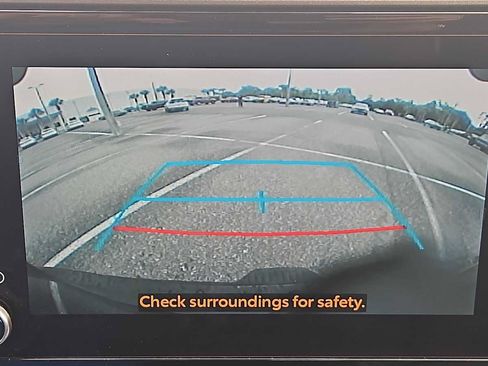 Used 2023 Toyota Highlander XLE FWD image 24