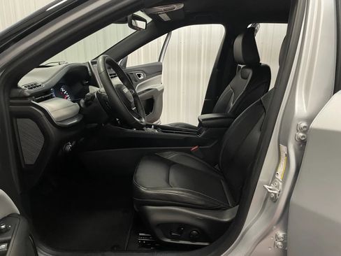 Used 2025 Jeep Compass Limited AWD/4WD image 36