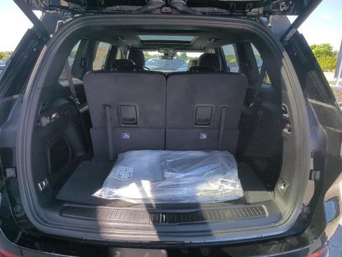New 2026 Jeep Grand Cherokee L Limited w/ Limited Altitude Package AWD/4WD image 42