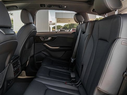 Used 2025 Audi Q7 3.0T Premium Plus image 17