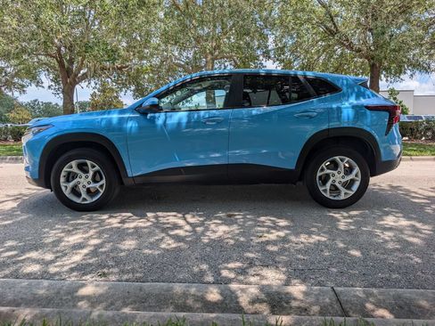 Used 2025 Chevrolet Trax LS w/ LS Convenience Package FWD image 5