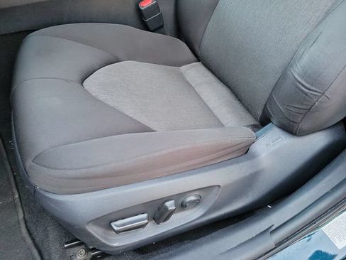 Used 2019 Toyota Camry LE FWD image 10