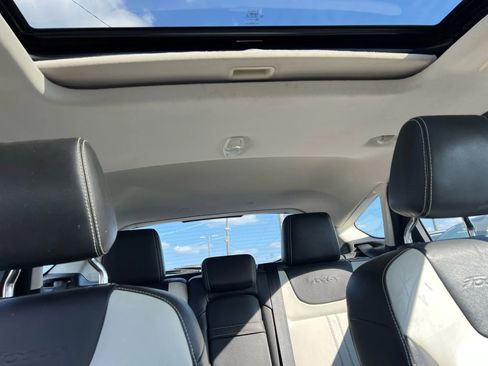 Used 2012 Ford Focus Titanium image 19