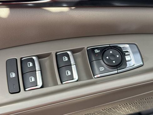 Used 2026 Kia Carnival FWD image 15