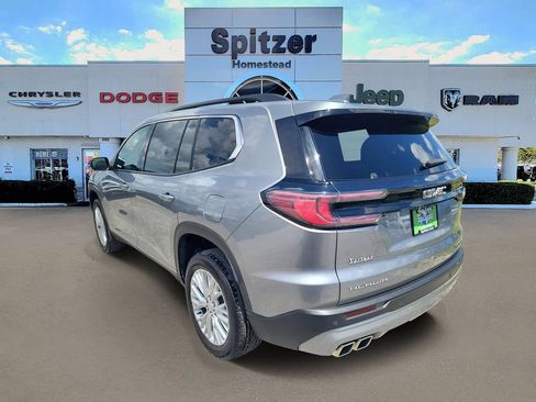Used 2024 GMC Acadia Elevation w/ Luxury Package FWD image 4