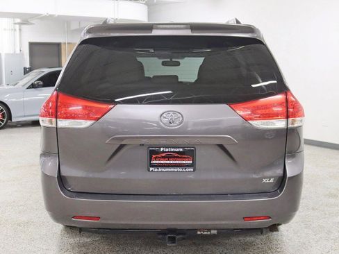 Used 2013 Toyota Sienna XLE image 13