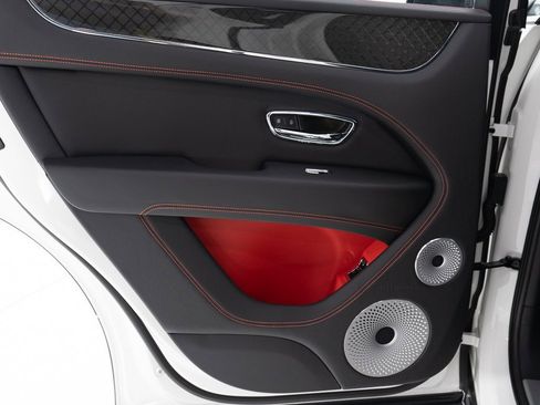 Certified 2025 Bentley Bentayga image 22