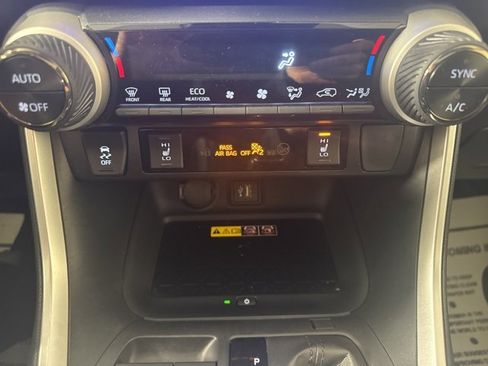 Used 2023 Toyota RAV4 XLE Premium image 16