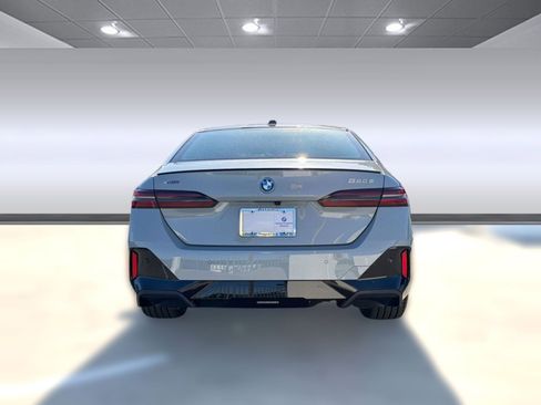 New 2026 BMW 550e xDrive w/ Executive Package AWD/4WD image 10