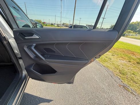 Used 2023 Volkswagen Tiguan SE R-Line FWD image 20