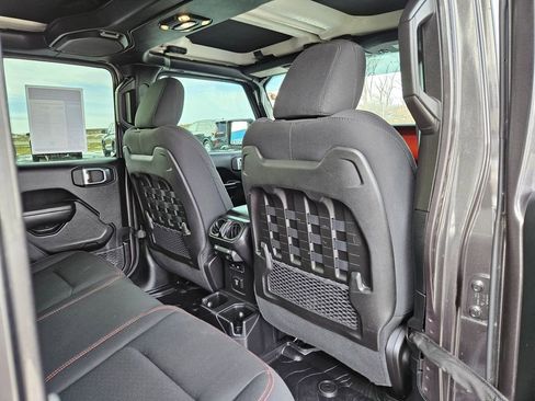 Used 2019 Jeep Wrangler Unlimited Rubicon image 30