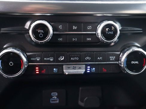 Used 2022 Ford F150 Lariat image 38