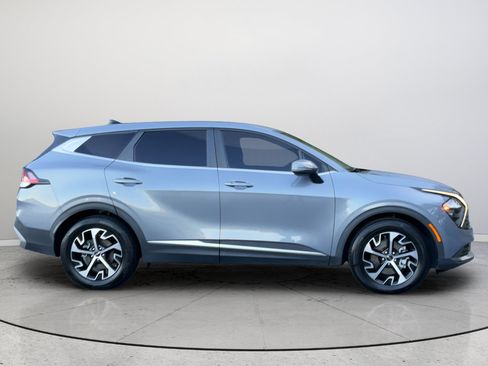 Used 2023 Kia Sportage EX FWD image 6