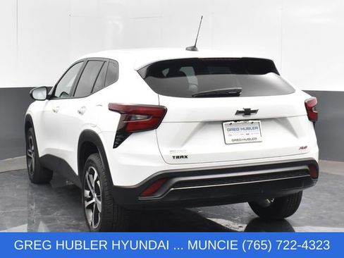 Used 2024 Chevrolet Trax RS FWD image 14