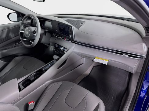 New 2026 Hyundai Elantra SEL Sport FWD image 28