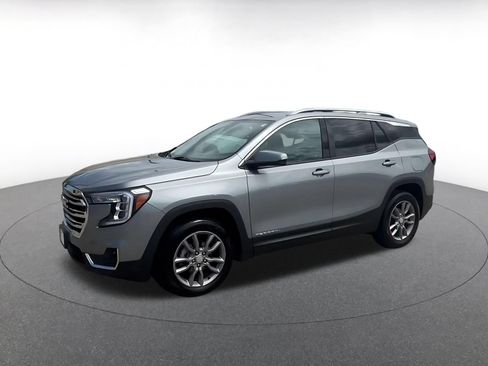 Used 2024 GMC Terrain SLT AWD/4WD image 8