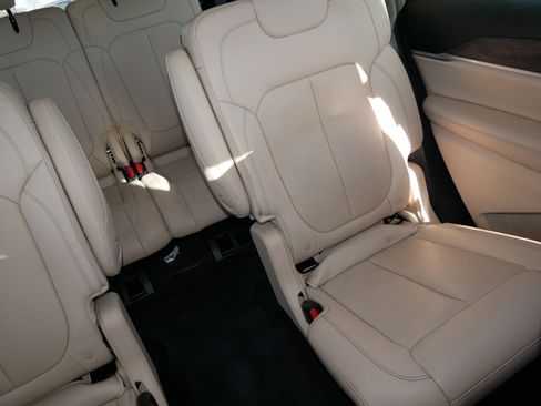 Used 2021 Jeep Grand Cherokee L Limited image 14