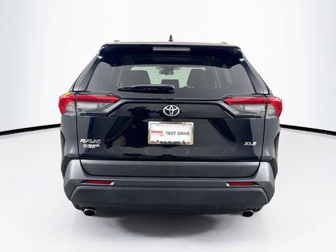 Used 2022 Toyota RAV4 XLE FWD image 7