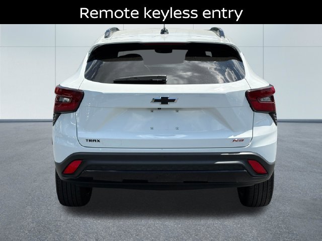 Used 2025 Chevrolet Trax RS w/ Driver Confidence Package FWD image 11