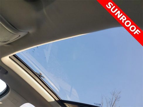 Used 2020 Chevrolet Equinox Premier image 8