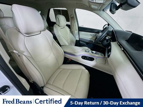 Used 2023 Genesis GV70 2.5T w/ Advanced Package image 32