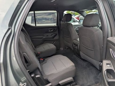 Used 2023 Chevrolet Traverse LT FWD image 10