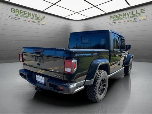 Used 2023 Jeep Gladiator Sport AWD/4WD image 5