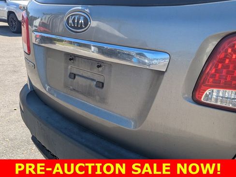 Used 2011 Kia Sorento LX image 14