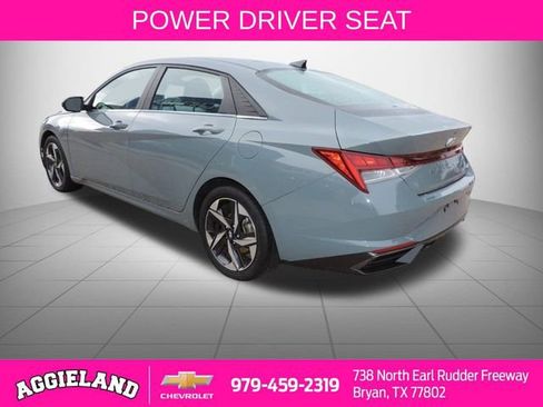 Used 2022 Hyundai Elantra Limited image 6