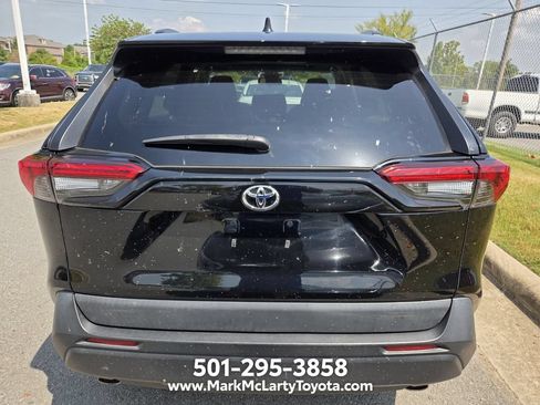 Used 2021 Toyota RAV4 XLE Premium FWD image 5