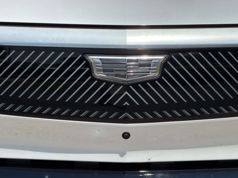 Used 2025 Cadillac Optiq Luxury 1 AWD/4WD image 15