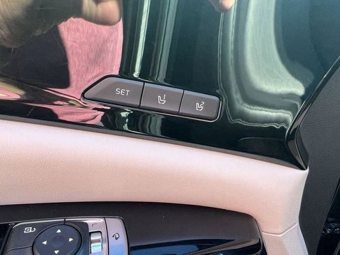 Used 2024 Kia Carnival SX image 19