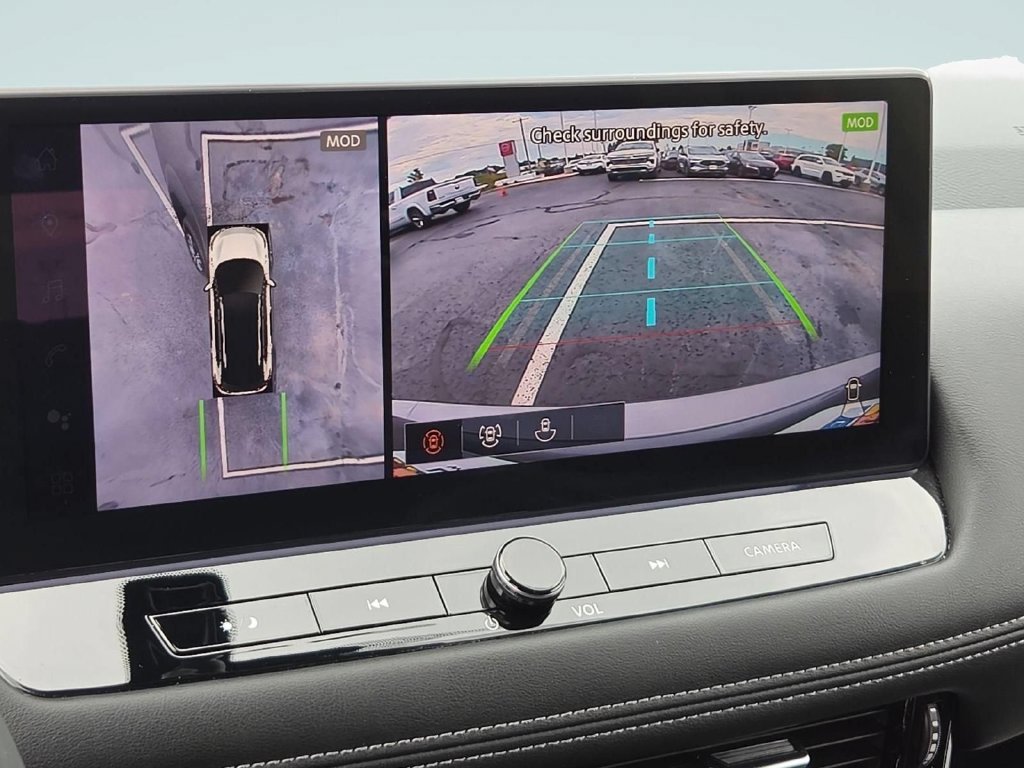 Used 2025 Nissan Rogue SL FWD image 26