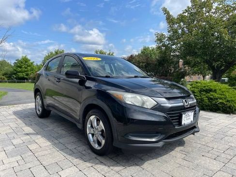 Used 2018 Honda HR-V LX image 8
