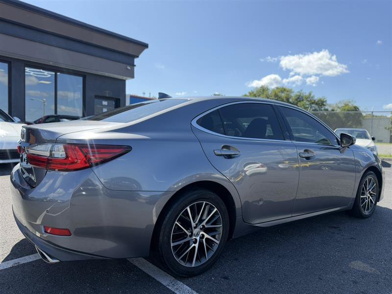Used 2016 Lexus ES 350 w/ Navigation System Package FWD image 6