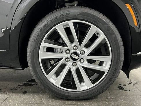 New 2026 Cadillac Vistiq Luxury w/ LPO, Floor Liner Package image 11