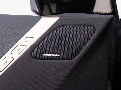 Used 2024 BMW iX xDrive50 w/ Convenience Package image 19